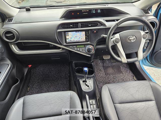 Toyota AQUA 2014-09 8795263-16