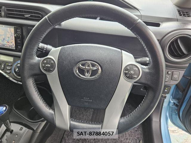 Toyota AQUA 2014-09 8795263-17