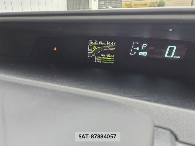 Toyota AQUA 2014-09 8795263-18