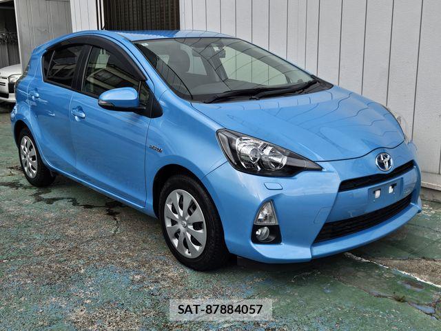 Toyota AQUA 2014-09 8795263-3