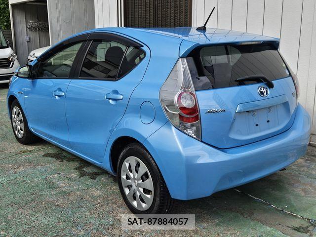 Toyota AQUA 2014-09 8795263-5