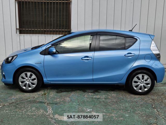 Toyota AQUA 2014-09 8795263-6