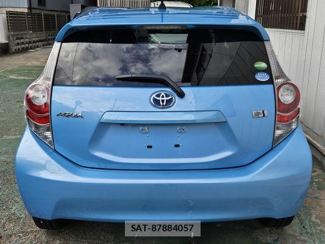 Toyota AQUA 2014-09 8795263-7