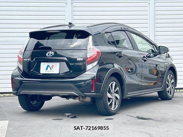 Toyota AQUA 2017-11 8795245-16