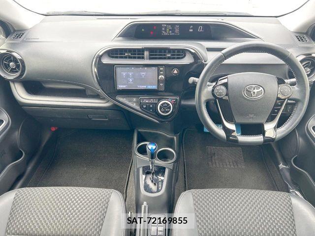 Toyota AQUA 2017-11 8795245-1