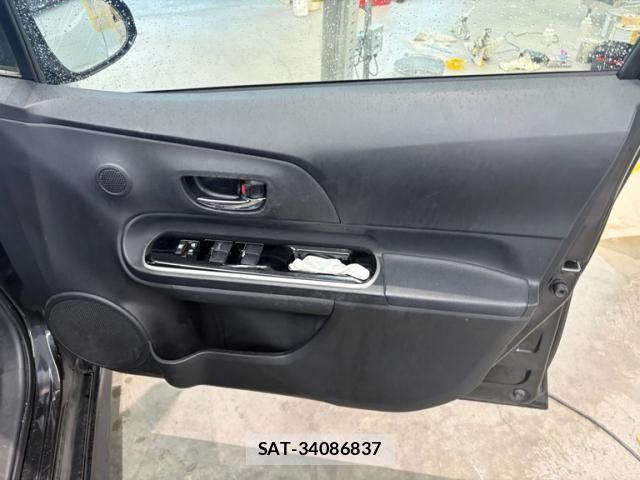 Toyota AQUA 2015-01 8795269-10