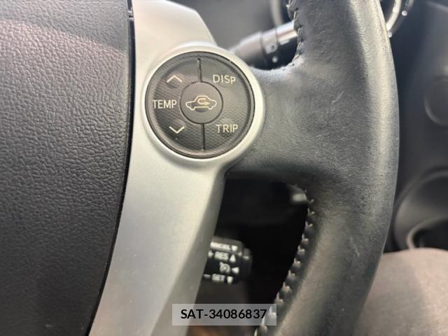 Toyota AQUA 2015-01 8795269-13