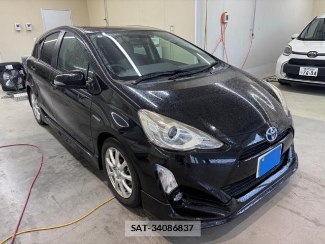 Toyota AQUA 2015-01 8795269-1