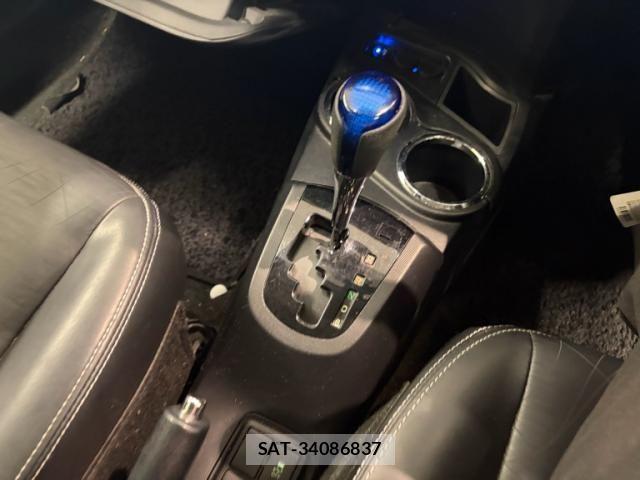 Toyota AQUA 2015-01 8795269-19
