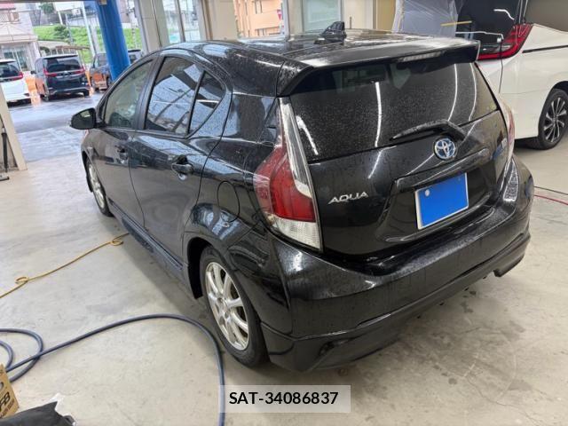 Toyota AQUA 2015-01 8795269-3