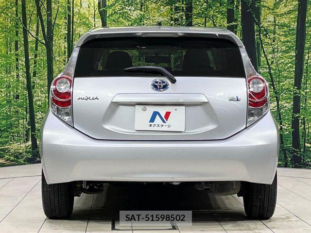 Toyota AQUA 2014-06 8795250-14