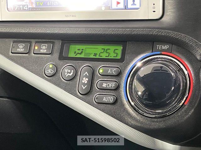 Toyota AQUA 2014-06 8795250-6