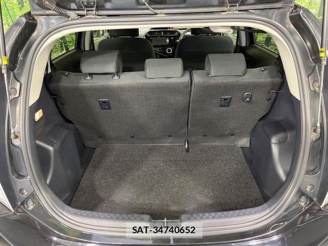 Toyota AQUA 2019-06 8795236-9