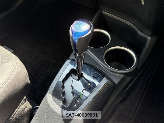 Toyota AQUA 2019-02 8795243-11