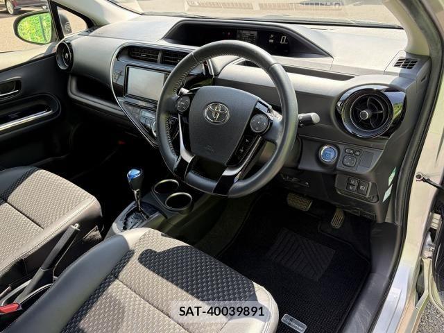 Toyota AQUA 2019-02 8795243-16