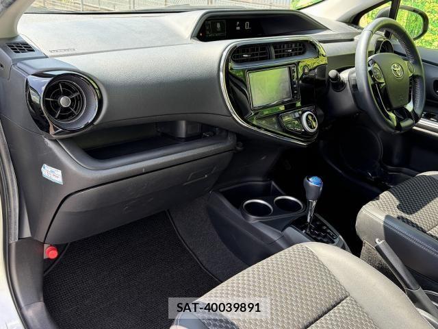 Toyota AQUA 2019-02 8795243-17