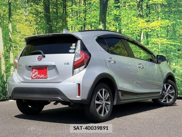 Toyota AQUA 2019-02 8795243-1