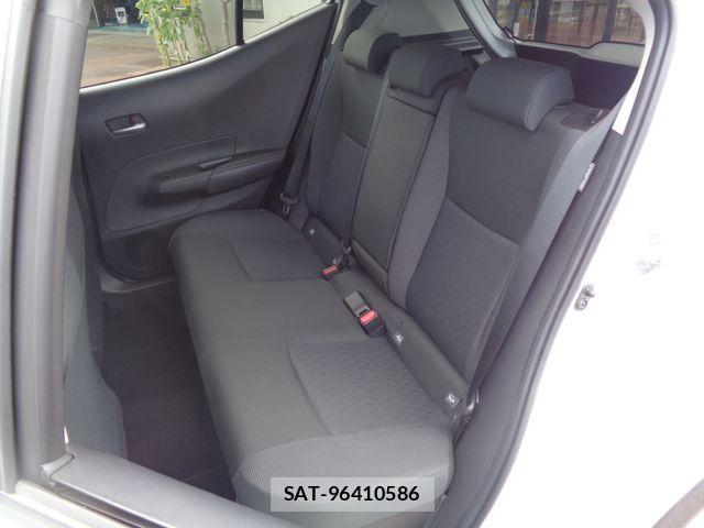 Toyota AQUA 2025-05 8795230-9