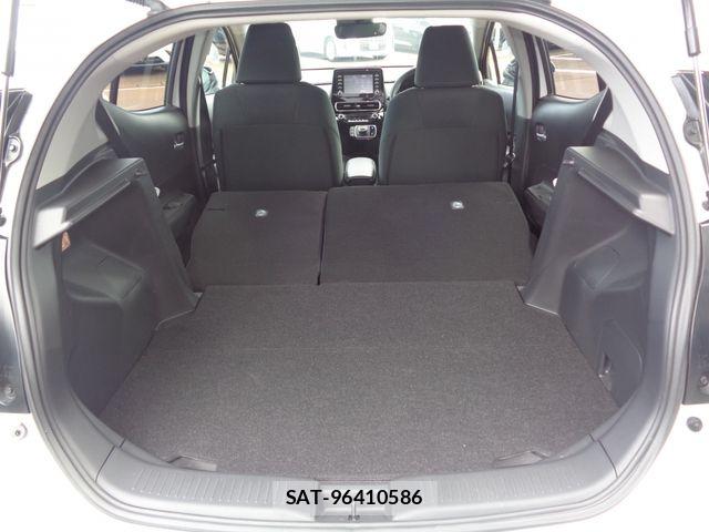 Toyota AQUA 2025-05 8795230-12