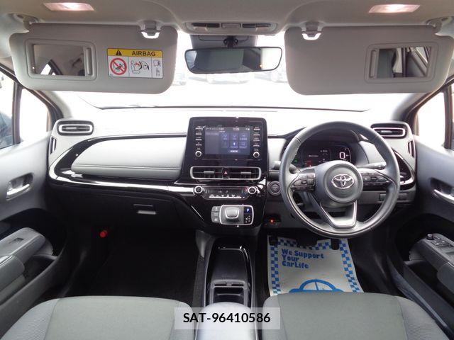 Toyota AQUA 2025-05 8795230-13