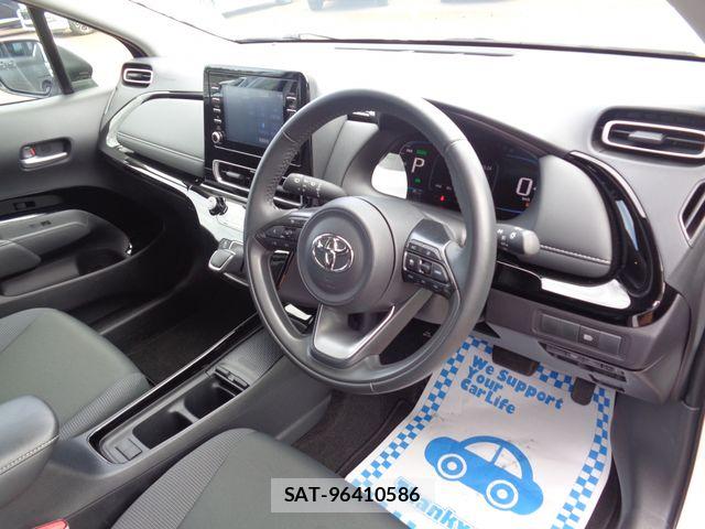 Toyota AQUA 2025-05 8795230-1