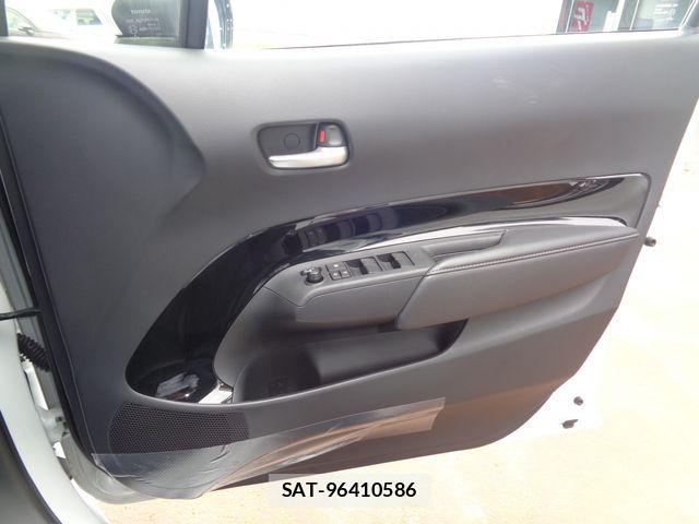 Toyota AQUA 2025-05 8795230-23