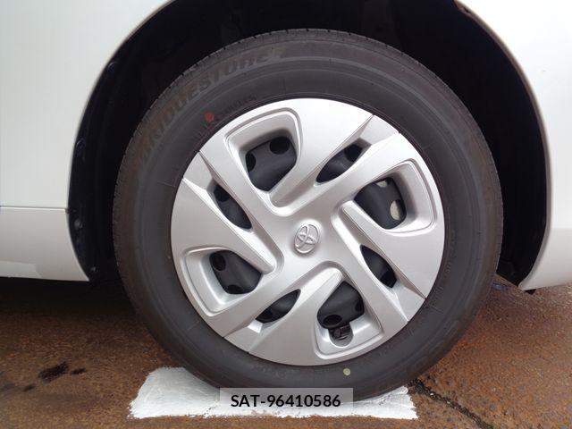 Toyota AQUA 2025-05 8795230-28