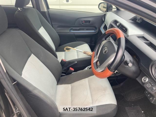 Toyota AQUA 2014-07 8795266-12