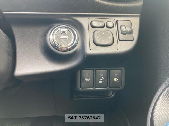 Toyota AQUA 2014-07 8795266-16