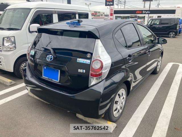 Toyota AQUA 2014-07 8795266-2