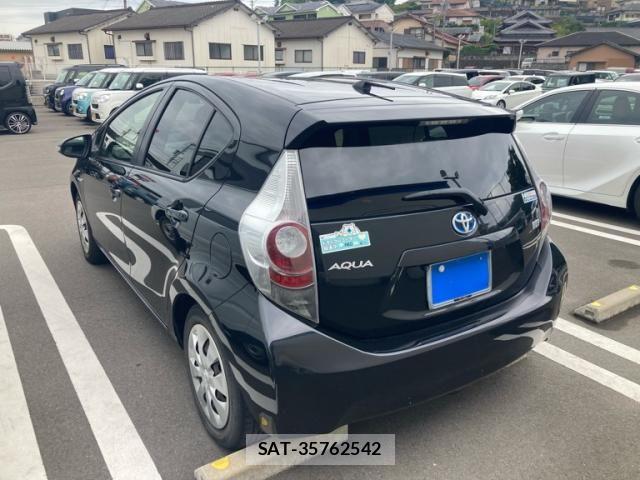 Toyota AQUA 2014-07 8795266-4