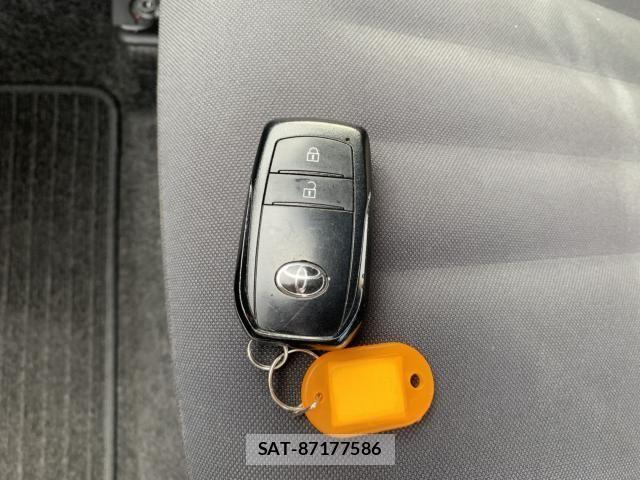 Toyota AQUA 2022-09 8795244-11