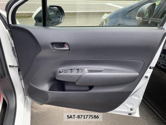Toyota AQUA 2022-09 8795244-24