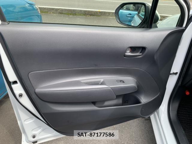Toyota AQUA 2022-09 8795244-26