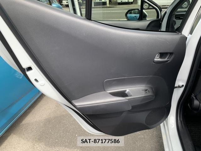 Toyota AQUA 2022-09 8795244-27