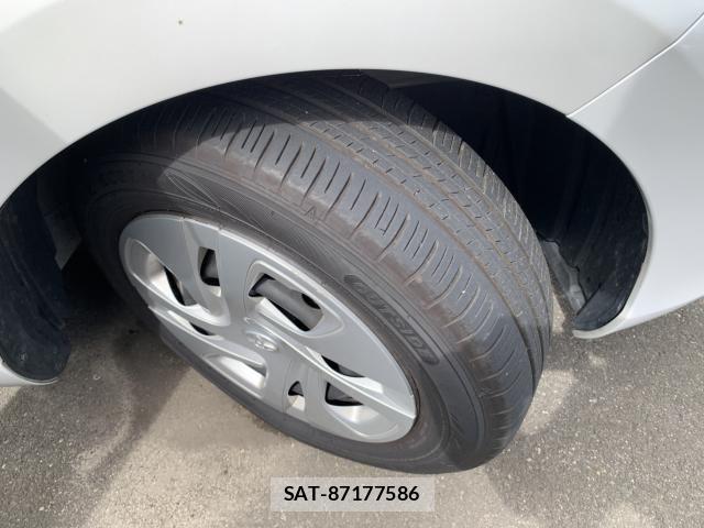 Toyota AQUA 2022-09 8795244-29