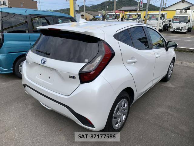 Toyota AQUA 2022-09 8795244-3