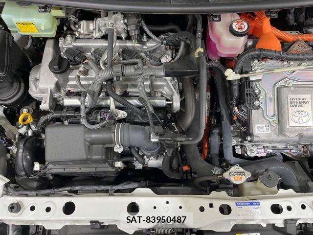 Toyota AQUA 2018-01 8795241-17