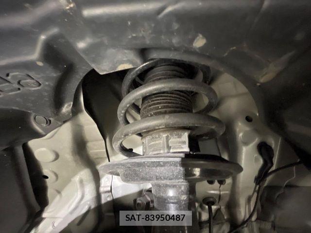 Toyota AQUA 2018-01 8795241-19