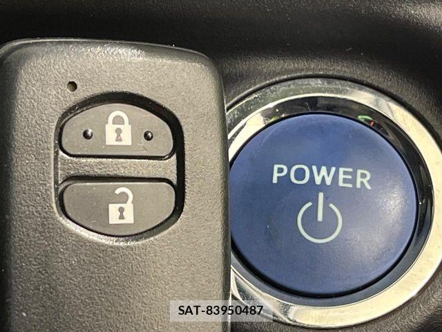 Toyota AQUA 2018-01 8795241-6