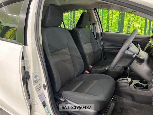 Toyota AQUA 2018-01 8795241-7