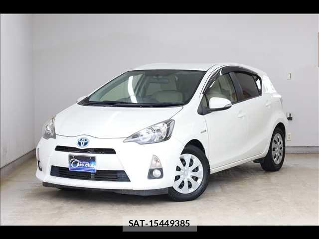 Toyota AQUA 2013-11 8795268-0