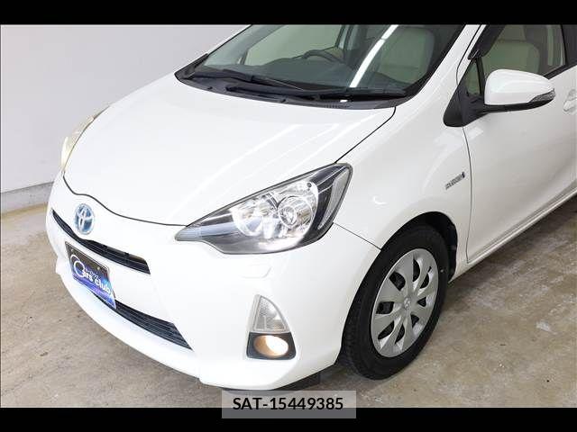 Toyota AQUA 2013-11 8795268-12