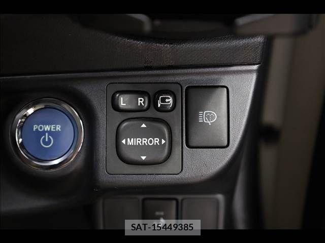 Toyota AQUA 2013-11 8795268-15