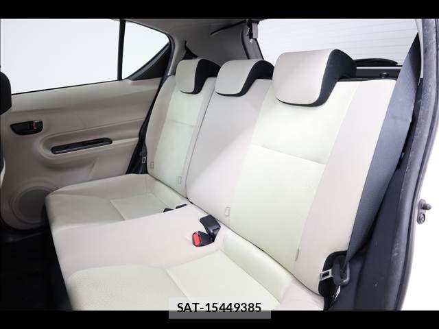 Toyota AQUA 2013-11 8795268-18
