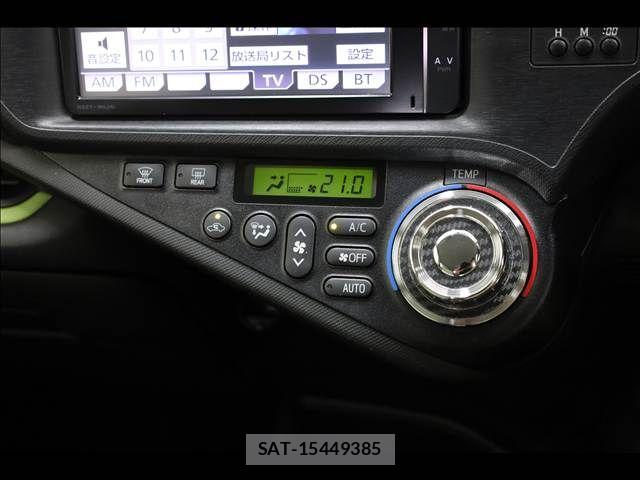 Toyota AQUA 2013-11 8795268-8
