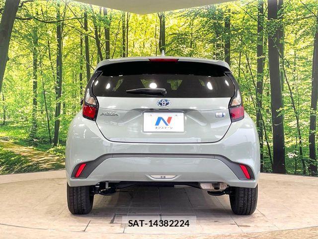 Toyota AQUA 2022-08 8795242-14