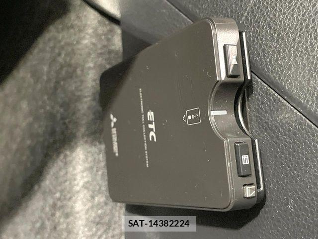 Toyota AQUA 2022-08 8795242-6