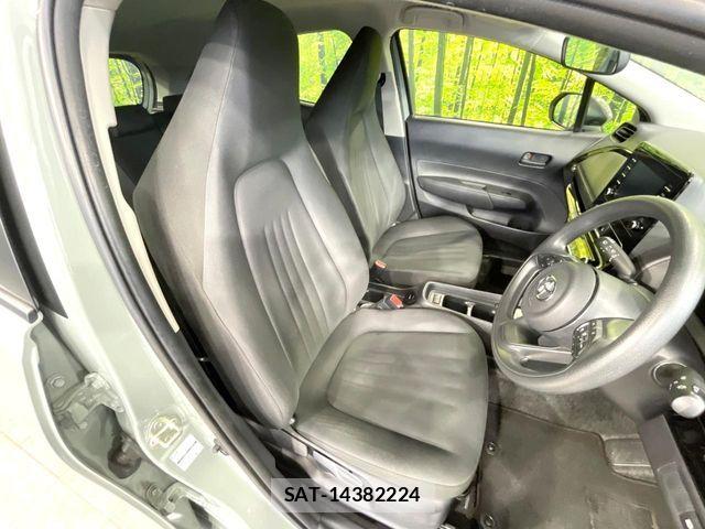 Toyota AQUA 2022-08 8795242-7