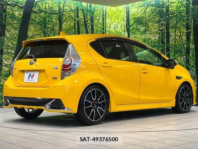 Toyota AQUA 2015-01 8795255-16